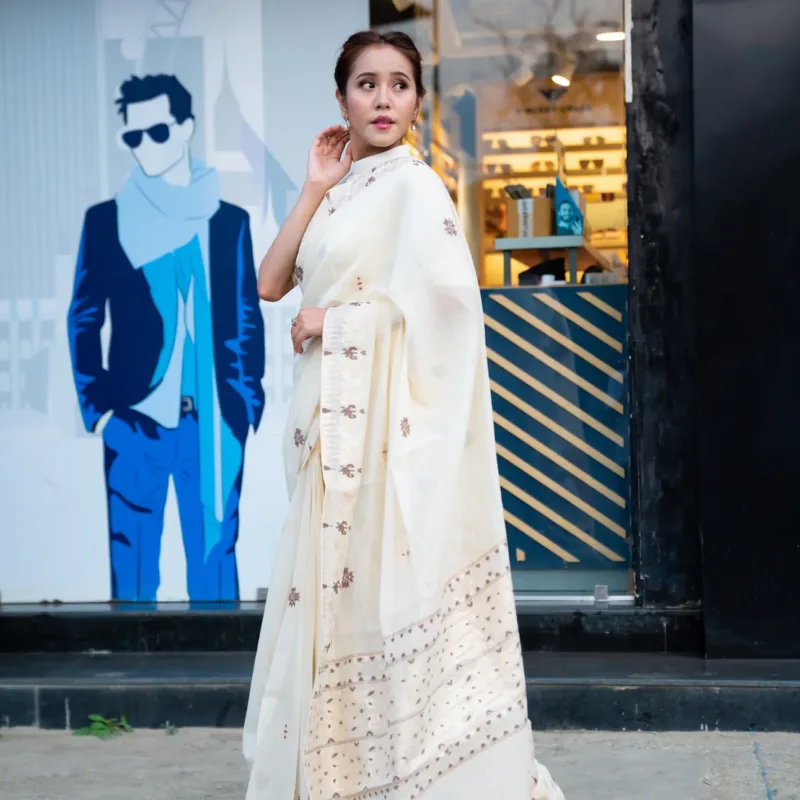 Classic Motif Saree - Ivory