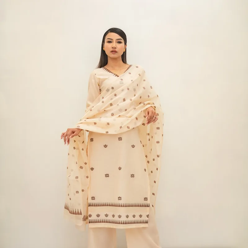 Quiet Classic — Fusion Three-Piece Set - Off-White & Coffee