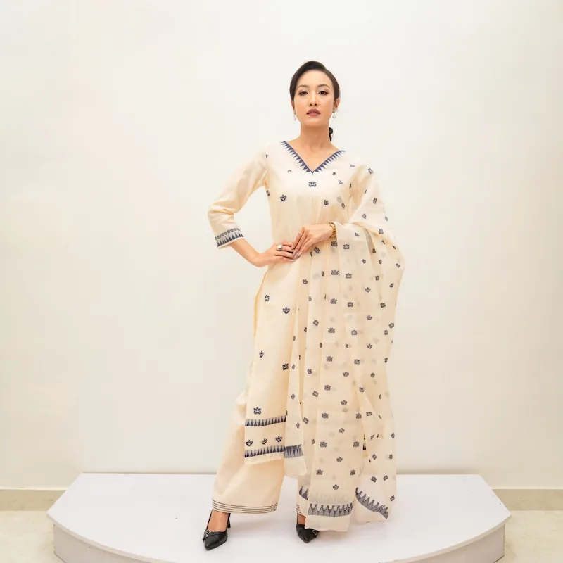 Quiet Classic — Fusion Three-Piece Set - Off-White & Navy