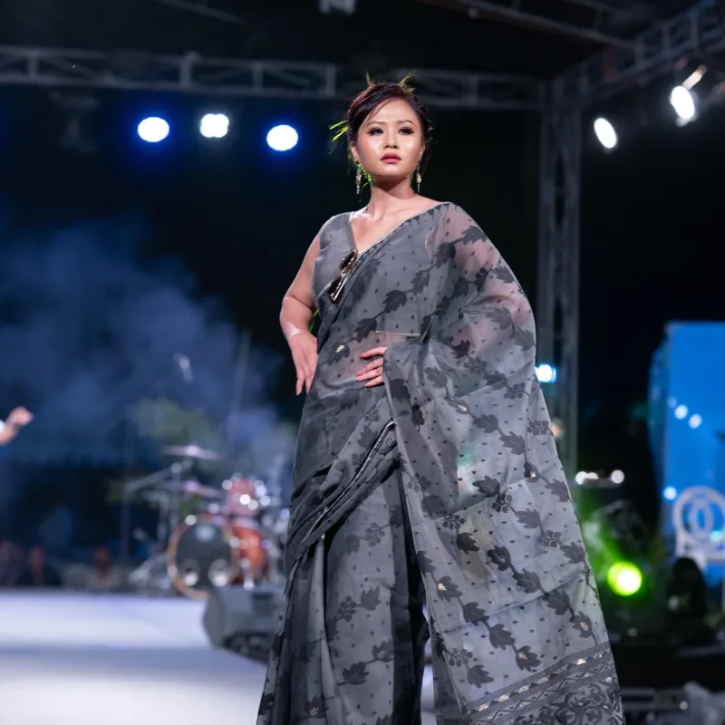 Angoor Saree - Black - NUPI DSC 9360 web - NUPI